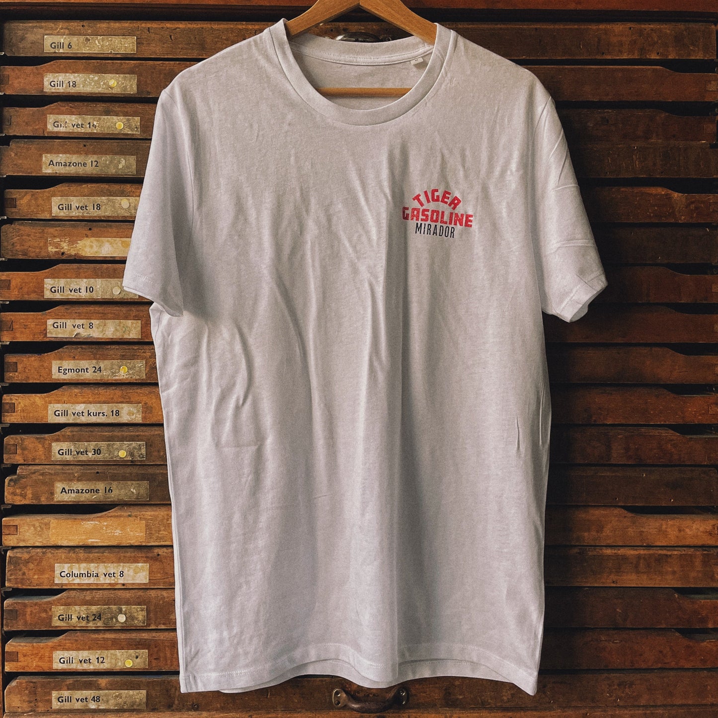 T-shirt imprimé unisexe - "Tiger Gasoline"